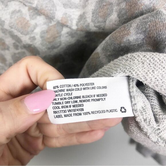 COLSIE | Gray Leopard Animal Print Cropped Loungewear Sweatshirt Women’s Size XL - Picture 8 of 9